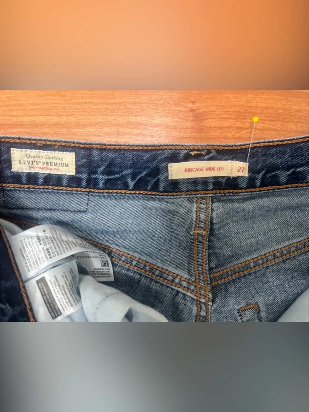 Levi’s Ribcage Wide Leg Jeans Women’s 27 High Rise Cropped Blue Denim - Picture 4 of 12